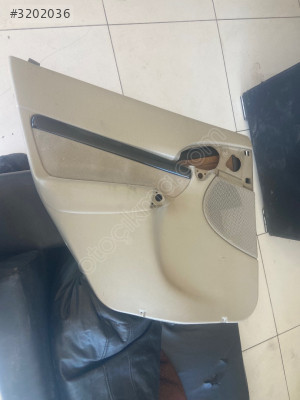 Ford Focus 1 sol arka kapı döşemesi