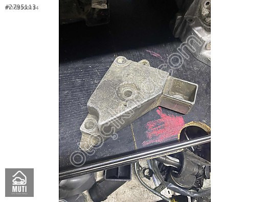 Motor Kulağı Sağ (Alüminyum) Clio 2 - II - Kangoo 1.4 7700432410