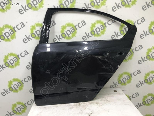 SKODA OCTAVİA 2013 2019 SOL ARKA KAPI 5E5833051