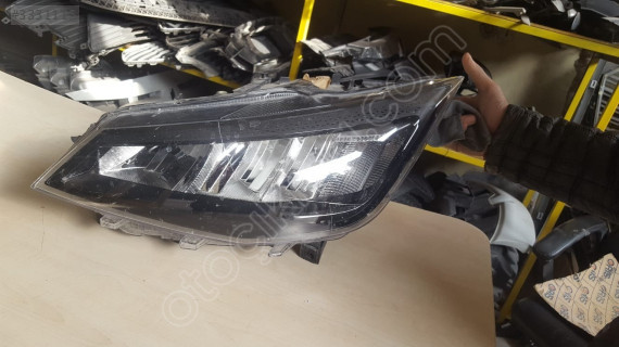 SEAT ARONA ÇIKMA SOL FAR LED ORJİNAL