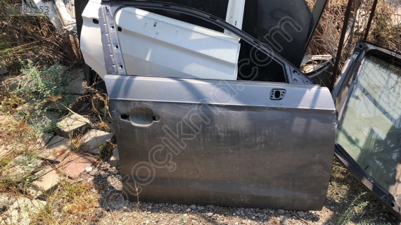 ÇIKMA AUDİ A3 HATCHBACK SAĞ ÖN KAPI