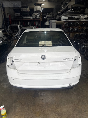 2018 OCTAVİA BAGAJ KAPAĞI ÇIKMA ORJİNAL BEYAZ HATASIZ BOYASIZ