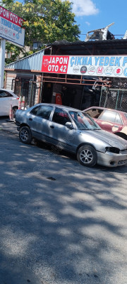 Accent sağ arka kapı
