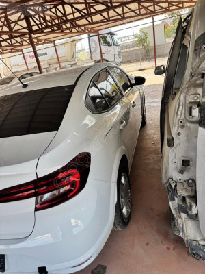 Renault taliant sağ sol arka çamurluk komple