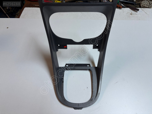 PEUGEOT 307 KLİMA KONTROL PANEL ÇERÇEVESİ