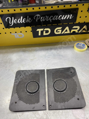 BMW E60 koltuk altı hoperlör kapagı