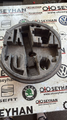 1K0012115C vw golf 6 stepne köpüğü köpük