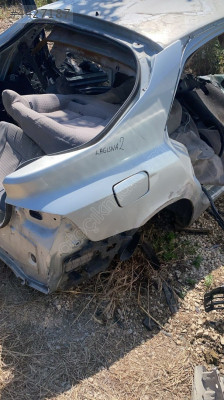 RENAULT LAGUNA 2 SAĞ ARKA ÇAMURLUK GÜÇMANLAR 05012551616