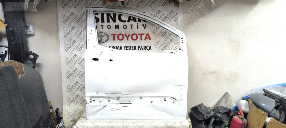 SİNCAR OTO'DAN FORD COURİER 2014 2023 SAĞ ÖN KAPI ÇIKMA ORJİNAL