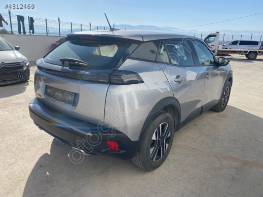 PEUGEOT 2008 SOL İÇ VE DIŞ STOP ÇIKMA