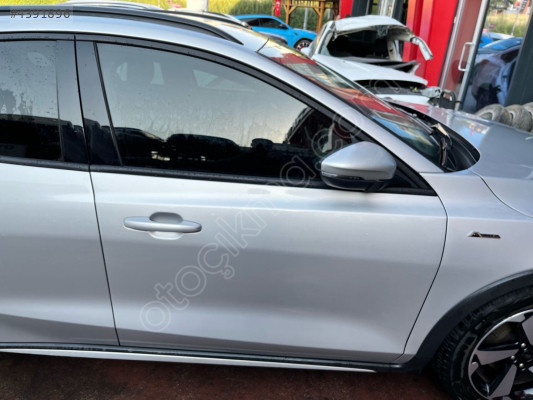 FORD FOCUS 4 SAĞ ÖN KAPI GRİ HATASIZ