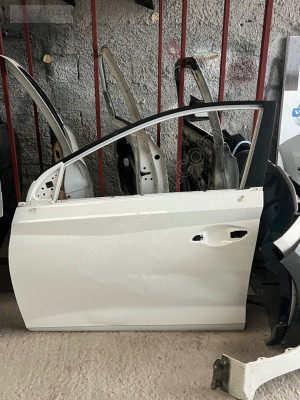 2022 Hyundai i20 çıkma ön sol kapı