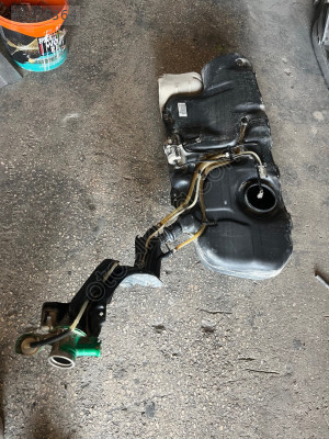 VOLKSWAGEN POLO CLASSİC BENZİN DEPOSU HATASIZ ORİJİNAL