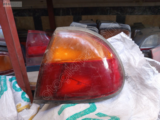 Mazda 323 familia sağ arka stop