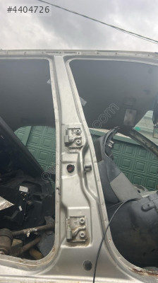 Siena Palio  kapı menteşe orta direk frankart  sağ