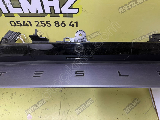 TESLA MODEL Y YENİ BAGAJ KAMERA BUTON DAHİL ORJİNAL 2010191-00-B