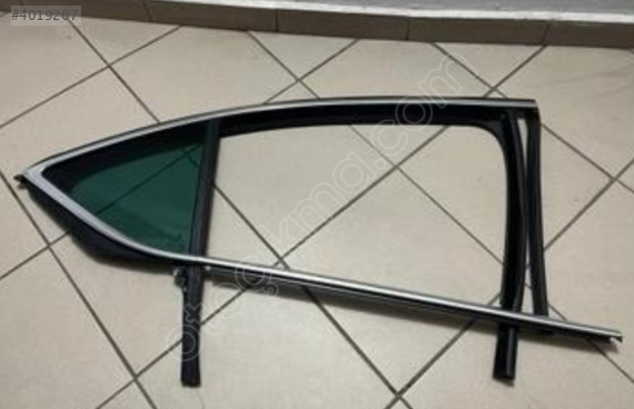 SKODA OCTAVİA 2021 2025 SAĞ ARKA KELEBEK CAMI VE FİTİLİ 5E6845209