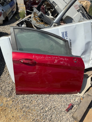 FORD FİESTA SAĞ ÖN KAPI ÇIKMA ORJİNAL