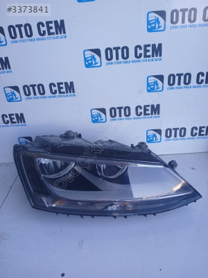 OTO CEM'DEN ÇIKMA VOLKSWAGEN JETTA SAĞ FAR