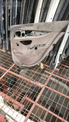 MERCEDES Sağ arka kapı döşemesi