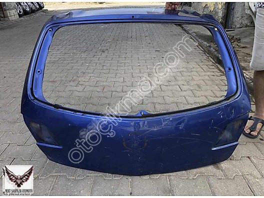 Mazda 3 Hatchback Modeli İçin Çıkma Bagaj Kapağı