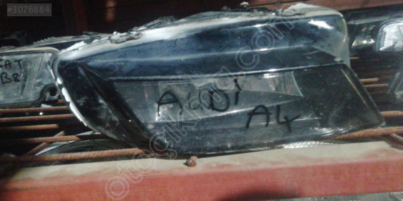 AUDİ A4 SAĞ ÖN SİS FARI ÇIKMA