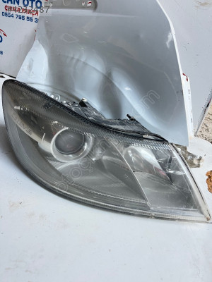 2009 2013 Model skoda Octavia çıkma ön sağ far