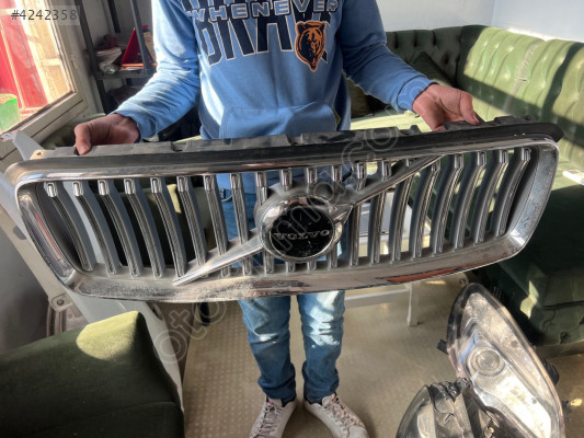 2020 Model Volvo xc90 çıkma ön panjur