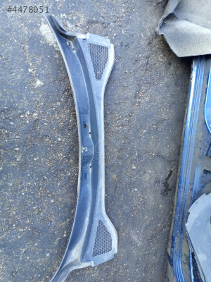 AUDİ A3 ÖN CAM IZGARASI