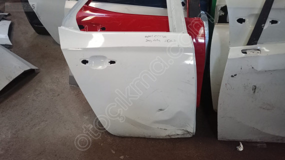 Opel corsa e sağ arka kapı 2017