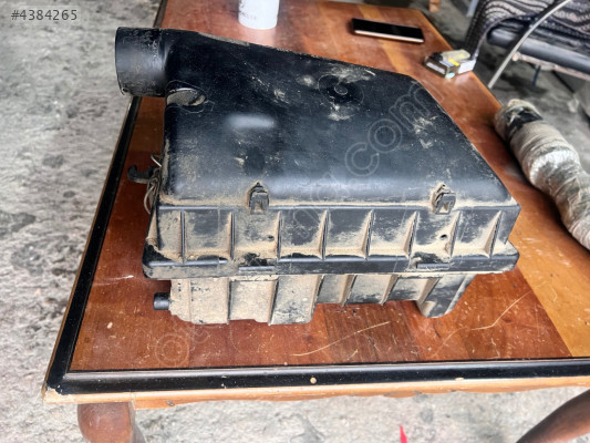 W124 MERCEDES 200 D 86 MODEL HAVA FİLTRESİ KUTUSU ÇIKMA ORJİNAL H