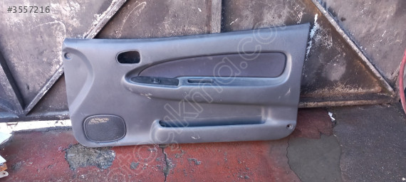 Çıkma mazda 323 practica sağ ön kapı döşemesi