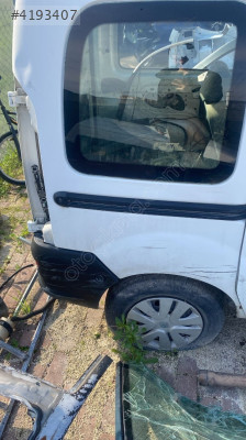 RENAULT KANGOO SAĞ ARKA ÇAMURLUK