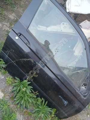 Alfa Romeo sağ kapı cami