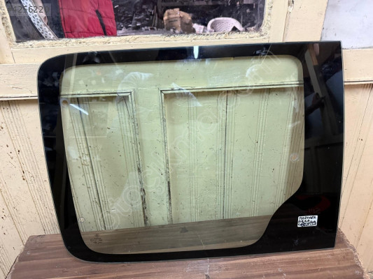 Peugeot Partner 98-08 Sol Arka Çamurluk Camı