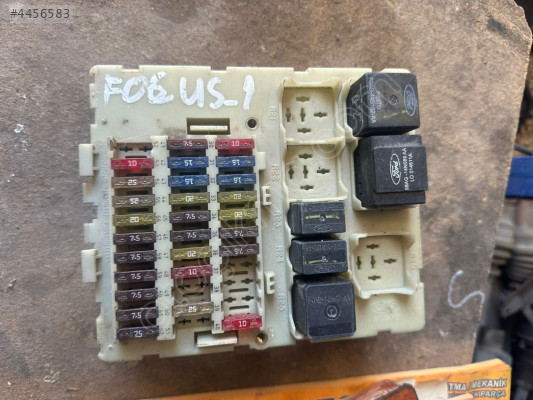 FORD FOCUS 1 SİGORTA KUTUSU