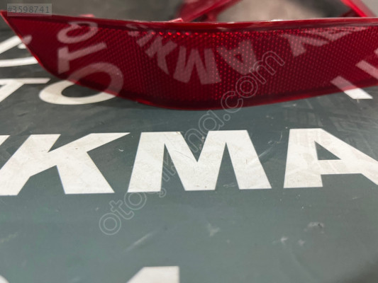 Nisan Xtrail arka tampon reflektörü