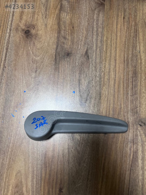 PEUGEOT 207 SAĞ ÖN KOLTUK KALDIRMA KOLU