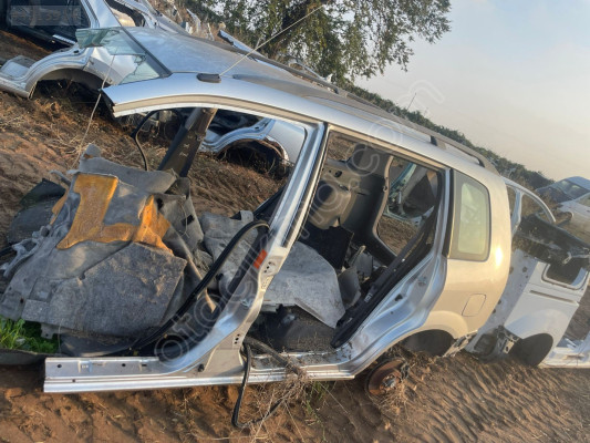 Mazda premacy sol arka çamurluk