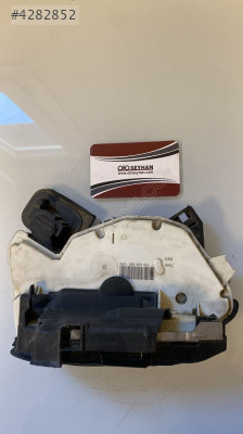 5E0839016 passat B8 toledo octavia rapid sağ arka kapı kilidi