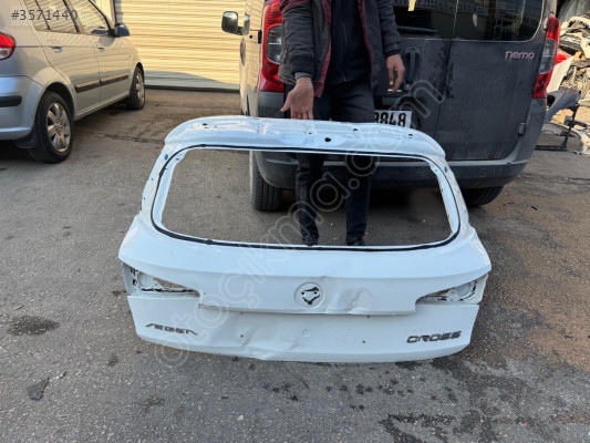 FİAT EGEA CROSS BEYAZ BAGAJ KAPAĞI ORJINAL