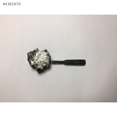 Renault 9 Silecek Kolu 33439501