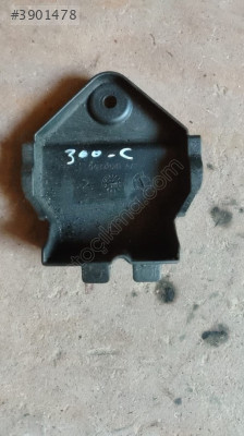 Crysler 300C çıkma şanzıman kapak 04892041AA