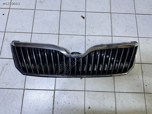 Skoda Superb Ön Panjur 2013-2015 3T0853668C