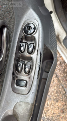 Hyundai accent milenyum sol ön cam düğmesi