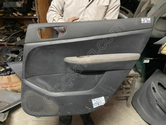 PEUGEOT 307 SAĞ ARKA KAPI DÖŞEMESİ 00-05 MODEL ORJİNAL ÇIKMA