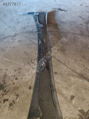 Renault Clio 5 ön cam ızgara 668114189R