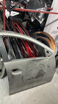 DACİA DUSTER ÇIKMA ORJİNAL SAĞ ÖN KAPI BD2