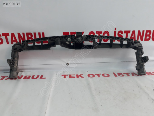 Mercedes E 212 RADYATÖR ÜST PANEL A2128801403
