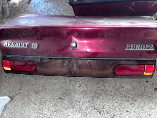 RENAULT R19 ARKA REFLEKTÖR UFAK HASARLI